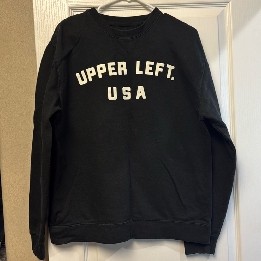 Black upper left USA sweatshirt large unisex